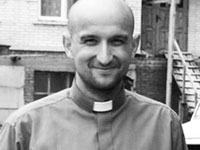 خبطة صحفية : القس البولوني مات حارقا إلى ايطاليا