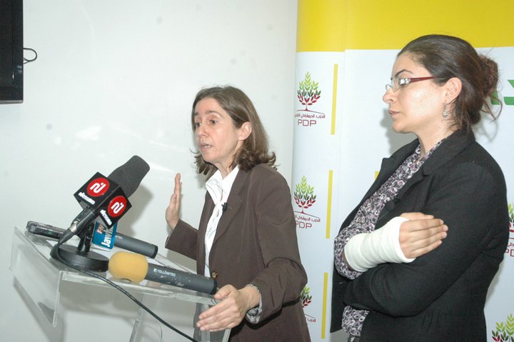ندوة صحفية بحضور مية الجريبي