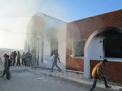 حرق مقر حزب نداء تونس وسط مدينة تطاوين -