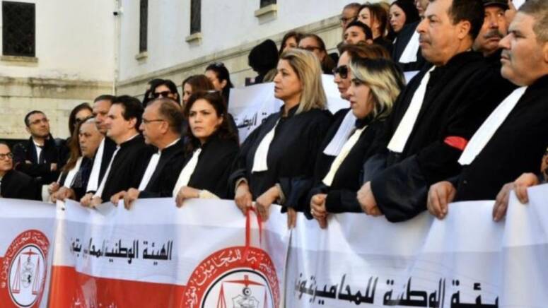 كما أشار مجلس الهيئة إلى تواصل نقلة القضاة وتعيينهم في خطط وظيفية بمجرد مذكرات عمل صادرة عن وزيرة العدل في ظل عدم تركيز المجلس الأعلى للقضاء الضام