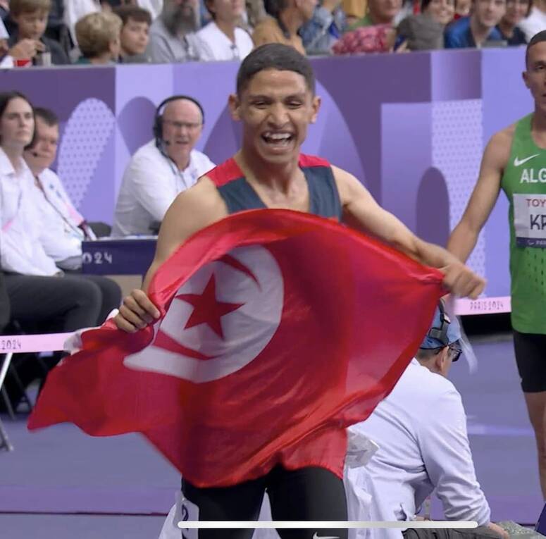 واعتبر أنّ التتويج بسباق 1500 متر لفئة (تي 38) كان بمثابة التعويض لخيبة أمل سباق 400 متر في فئته، معربا عن سعادته باهداء تونس للذهبية الرابعة في المحفل البارالمبي، والتي تعد الثانية له هذا العام بعد ت