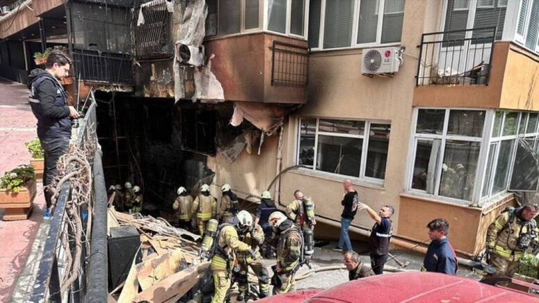 اندلاع حريق هائل في مركز ترفيهي بإسطنبول