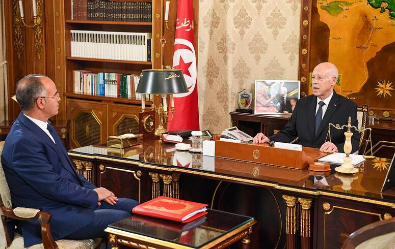 تم التعرض، أيضا، إلى اقتناء عدد من حافلات النقل العمومي في أسرع الأوقات ومشروع القطار السريع الذي يربط بين شمال تونس وجنوبها ومشروع إعادة تهيئة الحي الأولمبي بالمنزه فضلا عن عدد من المشاريع الأخرى في