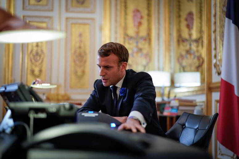 @EmmanuelMacron/twitter