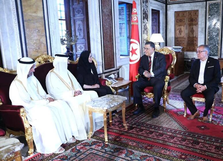 اليماحي، كان مرفوقا بالرئيس السابق للبرلمان العربي أحمد بن محمد الجروان، وسفيرة دولة الإمارات العربية المتحدة لدى تونس إيمان أحمد السلامي.