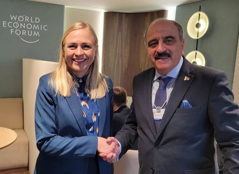 مع Elina Valtonen، وزيرة خارجية فنلندا