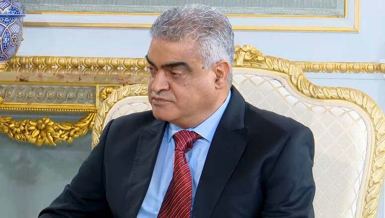 عمل شكري بن نصير، خلال حياته المهنية، في عديد الصحف، على غرار صحيفة لوموند ديبلوماتيك (تصدر شهريًا باللغة العربية في تونس)، والصحيفة الناطقة باللغة الانقليزية تونيزيا نيوز.