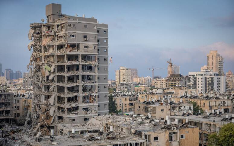 بات يام جنوب تل أبيب تعرض لقصف إيراني