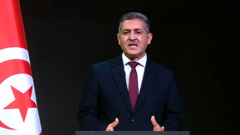 شدد على ان الشكاية بينت أن ''القرار غير القانوني برفض تطبيق حكم القضاء البات بقبول ترشحه لا يشكل انتهاكاً لحقه الأساسي كمواطن ومرشح فحسب، بل يمثل أيضًا عقبة خطيرة أمام العملية الديمقراطية في تونس، ويم