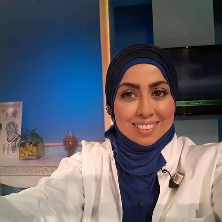 الدكتورة المختصة في التغذية العلاجية خولة جباري
