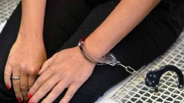 مفتش عنها لفائدة جهات قضائية مختلفة من أجل اختطاف طفل و السرقة وصادر في شأنها أحكام سجنية تجاوزت الـ 10 سنوات.
