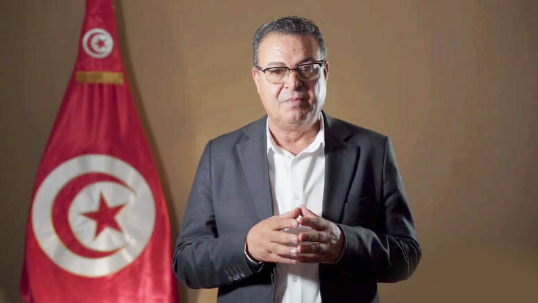 شدد على أن دفاعه عن أحكام المحكمة الادارية هو دفاع عن الدولة وليس دعما للمنظومة السابقة