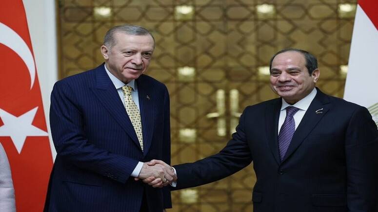 قال صالح في تصريحات لوكالة سبوتنيك: إن التقارب المصري التركي يسهم في حل الأزمة الليبية ويسهل عملية سحب القوات الأجنبية من أراضيها. وأضاف: