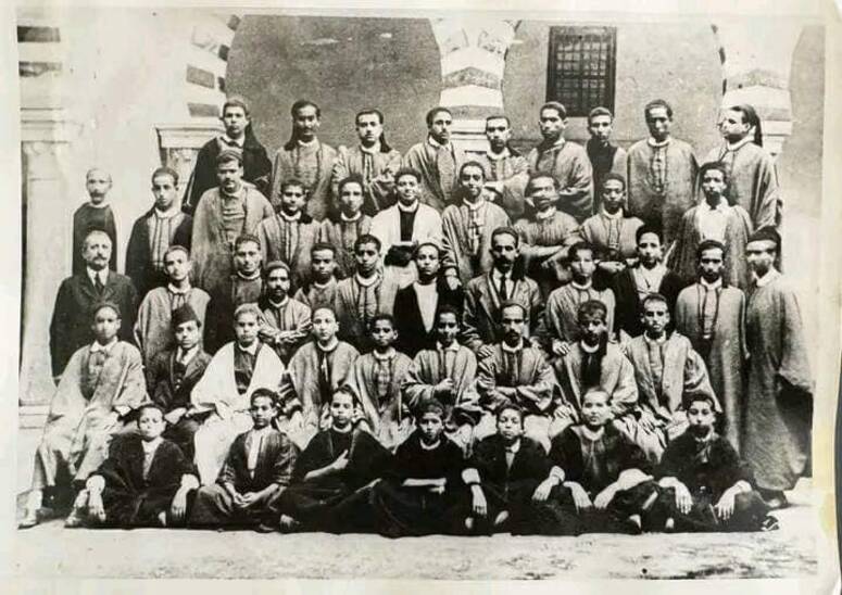 تلاميذ المعهد الصادقي السنة الدراسية 1920 / 1921 /Facebook