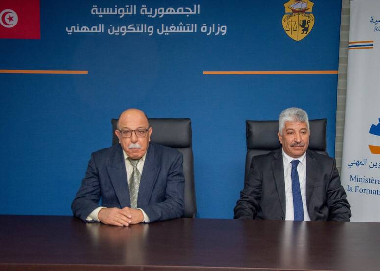 رياض شوّد على اليمين