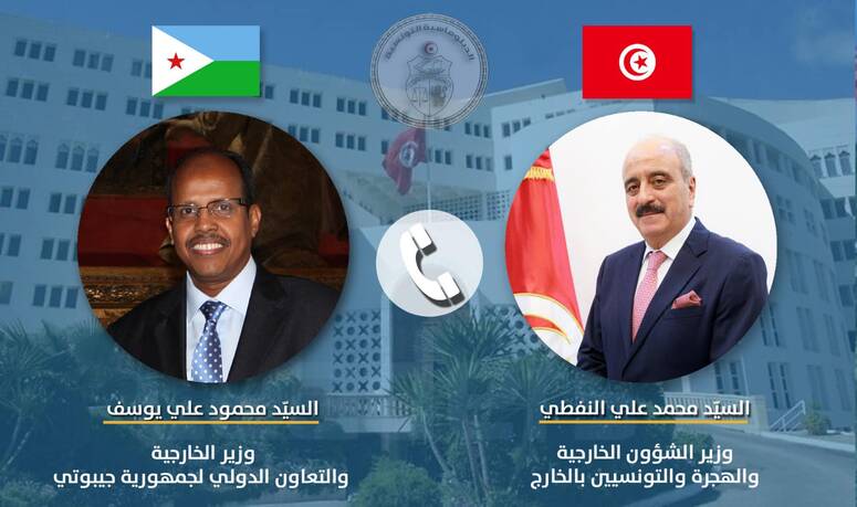 وقدم يوسف التهاني لوزير الخارجية بمناسبة توليه مهامه الجديدة على راس الوزارة