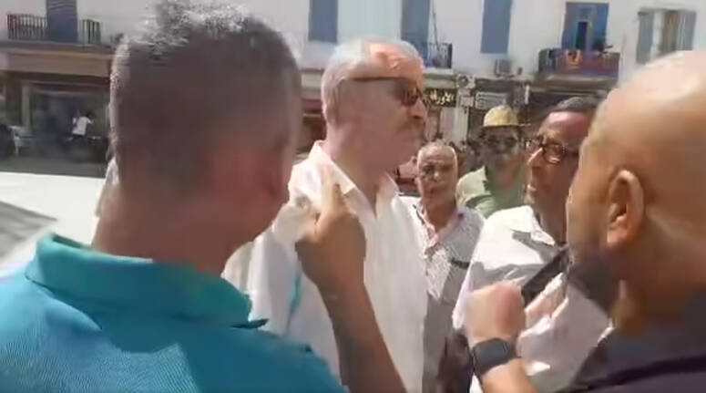 على اثر ذلك اصدر الانحاد بيانا عبّر فيه عن ادانته الشديدة لما وصفه الاعتداء الجبان محذرا من وجود ضوء اخضر لتصعيد الهجمة على الاتحاد.