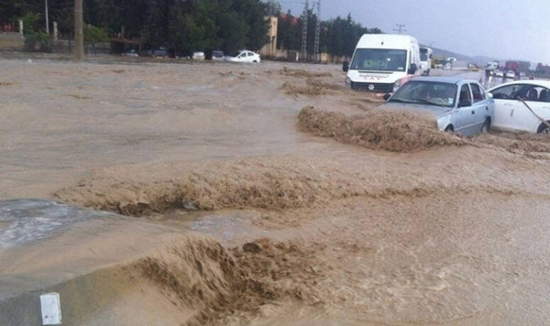يشار الى أن عددا من معتمديات الجهة على غرار تالة وفريانة وحاسي الفريد سجلت بعد ظهر اليوم تهاطل لكميات متفاوتة من الأمطار دون أن تسجيل أية إشكاليات إلى حدّ الآن.