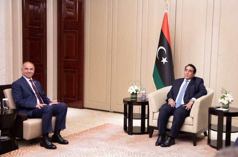 على هامش انعقاد منتدى التعاون الصيني الافريقي،ضرورة اتخاذ كافة الاجراءات المناسبة لمزيد تيسيير حركة تنقل الأشخاص وتدفق البضائع في التجاهين بين تونس وليبيا عبر معبر رأس جدير، لما لذلك من أثر ايجابي على