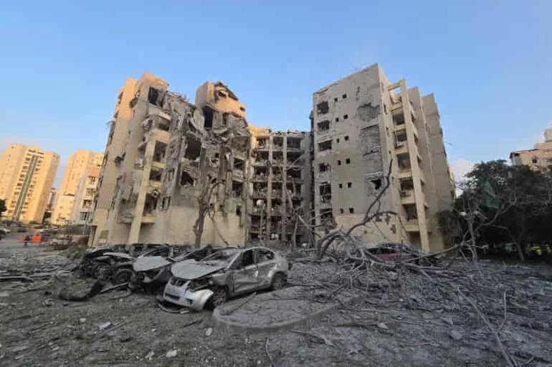 قتلى ومصابون إثر سقوط صواريخ إيرانية في إسرائيل