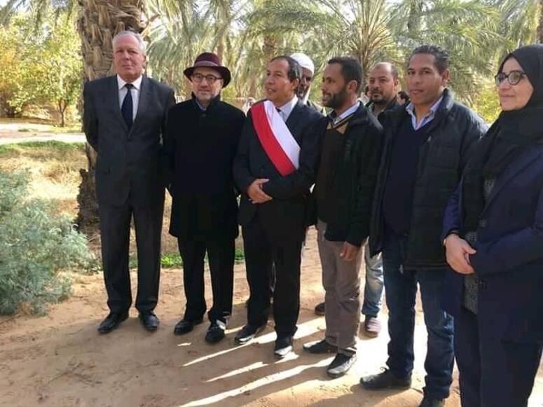 ﺳﻔﻴﺮ ﺍﻳﻄﺎﻟﻴﺎ ﺑﺘﻮﻧﺲ في ﺯﻳﺎﺭﺓ ﻋﻤﻞ ﺍﻟﻰ ﺑﻠﺪ