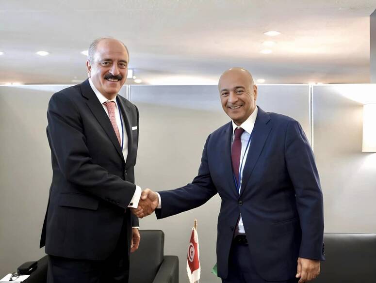 عبر الأمين العام لمجلس التعاون لدول الخليج عن استعداد منظمته لاستثمار الزخم الحالي في العلاقات مع تونس لتعزيز الشراكة القائمة معها في عدد من المجالات الحيوية لما فيه المصلحة المشتركة بين الجانبين.