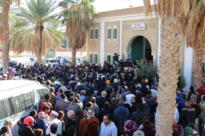 السبسي من توزر: التنمية في الجنوب من أولوياتي في المرحلة المقبلة وسننصف المهمشة