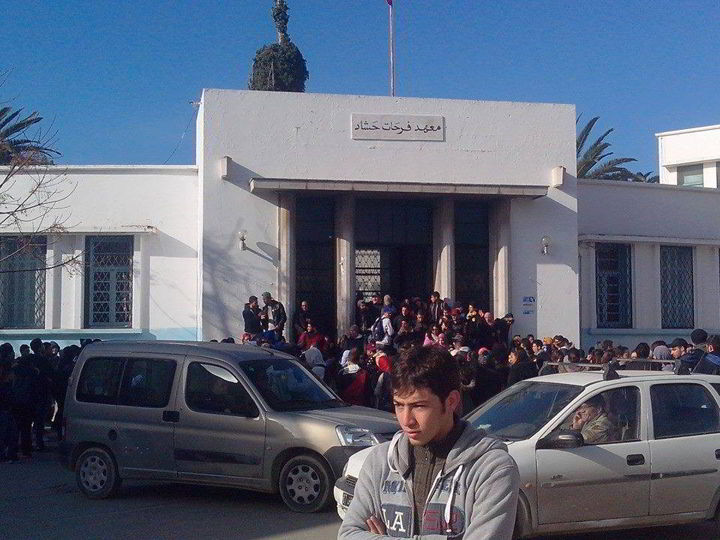 بنزرت : تلاميذ الباكالوريا يحتجون بسبب التقليص في نسبة ال25 بالمائة إلى 20 بالمائة