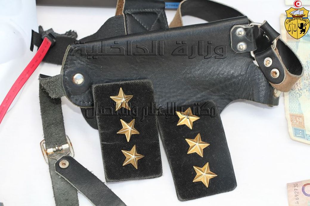 الداخلية تعلن تفكيك خلية ارهابية تقوم بتركيب قنابل لتفجيرها عن بعد وتستعد لبعث إذاعة على الانترنات