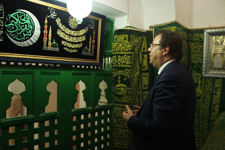 صورة اليوم : محمد فريخة على خطى الباجي قايد السبسي وحمة الهمامي
