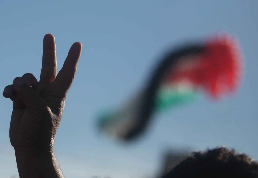 بالفيديو : احتفالات في شارع الحبيب بورقيبة بانتصار المقاومة في غزّة