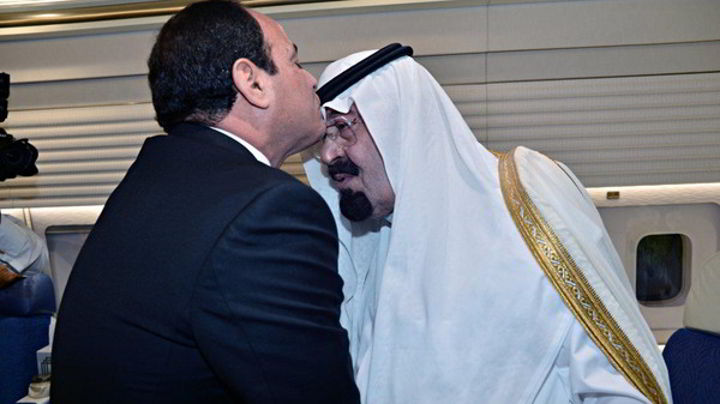 سمير الوافي : السيسي أرسل وزيرا لاستقبال رئيسنا لكنه استقبل ملك السعودية بنفسه وانحنى له
