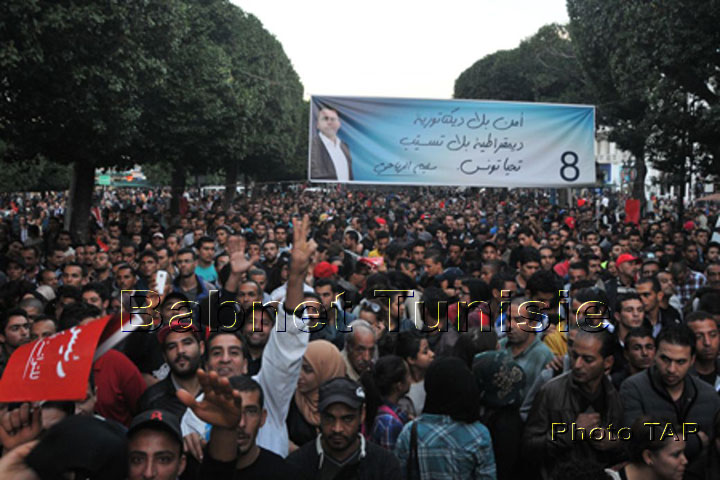 Slim Riahi clôture sa campagne électorale sur l'Avenue