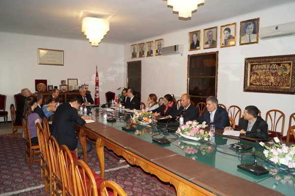 وزير العدل يؤكد للمقرر الأممي الخاص المعني بمسألة التعذيب حرص الوزارة على تحسين وتطوير منظومة السجون والإصلاح
