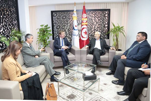 الملف الليبي محور لقاء الغنوشي بسفيري بريطانيا في تونس وليبيا