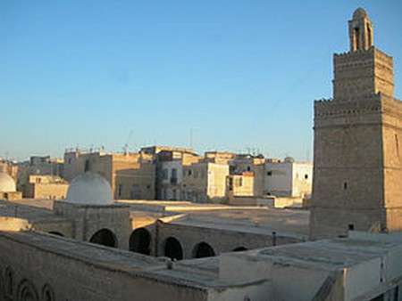 الجامع الكبير بصفاقس: منع الإمام المعيّن من اتمام صلاة الجمعة