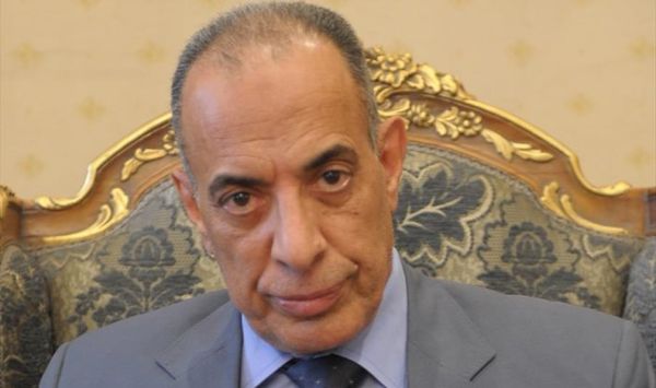 نقيب عمال النظافة لوزير العدل المصري : ابن الزبّال أشطر من ابنك