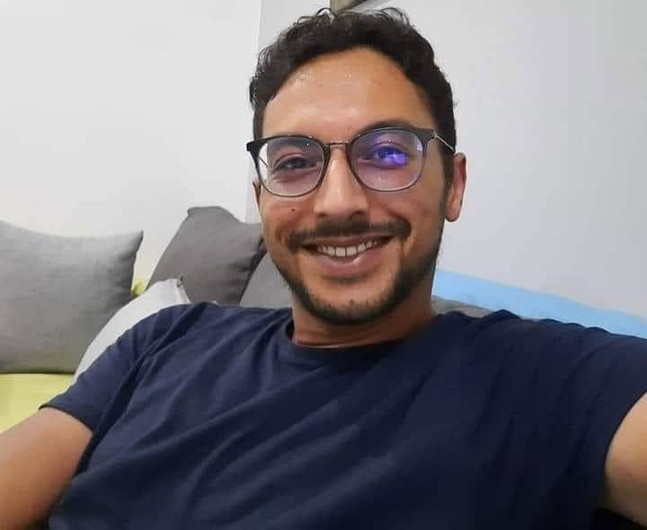 وقفة احتجاجية لمنظمة الأطباء الشبان يوم 28 مارس بكلية الطب بصفاقس للتمسك بتكريم جاد الهنشيري الرئيس السابق للمنظمة