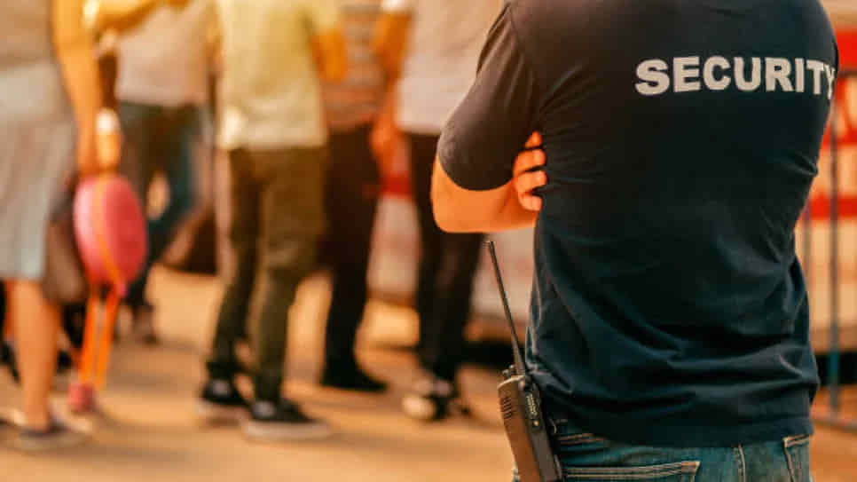 النائب رؤوف الفقيري: السجن لكل من يُمعن في التشغيل الهش… ومشروع القانون يقطع مع عقود المناولة نهائيًا النائب رؤوف الفقيري: السجن لكل من يُمعن في التشغيل الهش… ومشروع القانون يقطع مع عقود المناولة نهائيًا