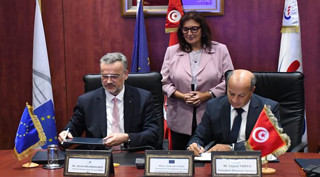 توقيع إتفاقية بين الشركة التونسية للكهرباء والغاز والبنك الأوروبي للإستثمار في إطار إنجاز مشروع الربط الكهربائي بين تونس وإيطاليا