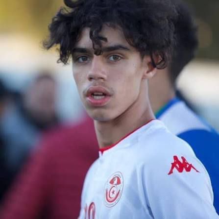 لاعب من النادي الافريقي يتلقى دعوة رسمية من نادي بايرن مونيخ لخوض تربصات تدريبية