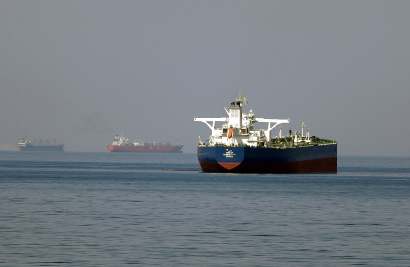 وزير خارجية باكستان: إيران سمحت لـ20 سفينة ترفع علم باكستان بالمرور عبر مضيق هرمز