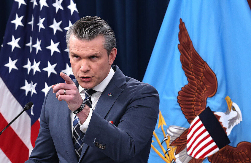 وزير الحرب الأمريكي: الأيام المقبلة في إيران ستكون حاسمة