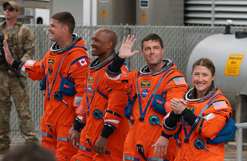 إنذار مفاجئ لطاقم "أرتميس 2" في طريقهم إلى القمر 