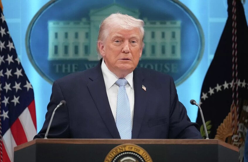 ترامب يتحدث عن “أقوى إعادة ضبط في العالم” قبيل محادثات أمريكية إيرانية في إسلام آباد