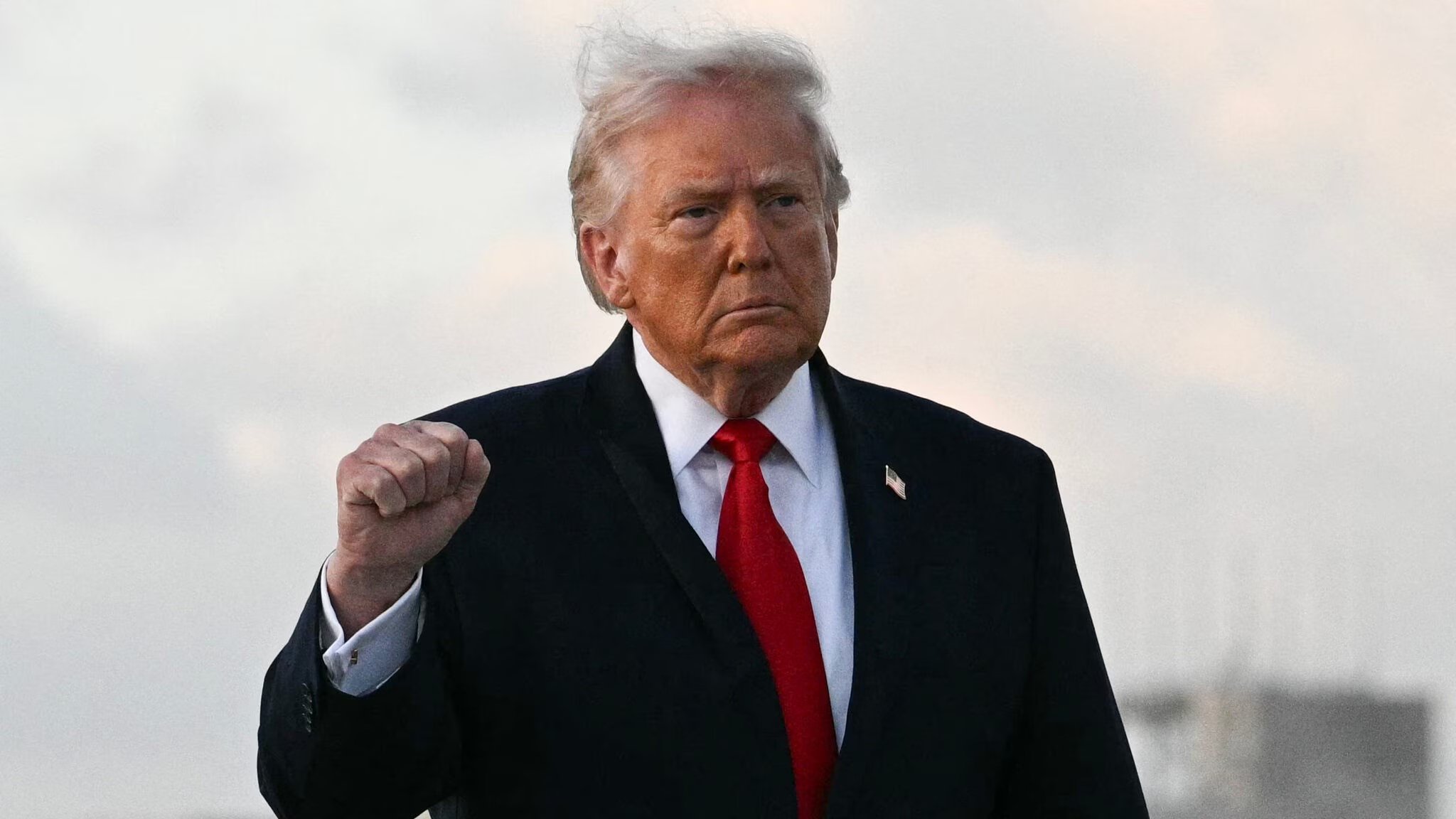 غموض بشأن مفاوضات إسلام آباد وطهران تتهم واشنطن بخرق الهدنة