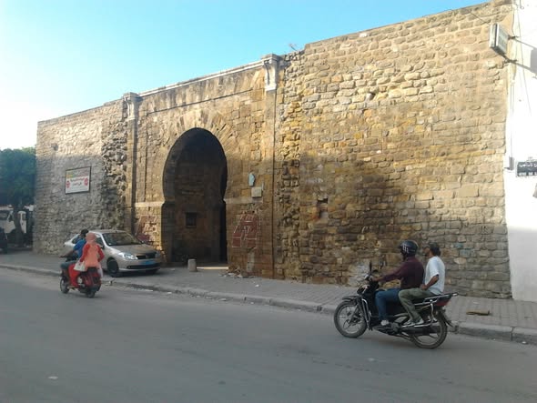 الداخلية: منع الوقوف والتوقف بشارع باب الجديد بداية من مساء الأربعاء، وتحجير الجولان بعدد من الأنهج والشوارع غدا