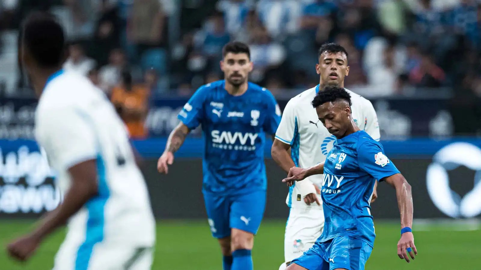الهلال يؤجل حسم لقب البطولة السعودية للجولة الأخيرة بفوزه على نيوم