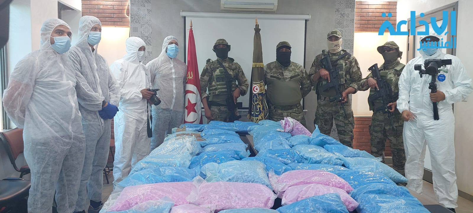 تونس: إعدام 250 الف قرص مخدر وتفكيك شبكة دولية في الاتجار بالمخدرات وتهريب البشر