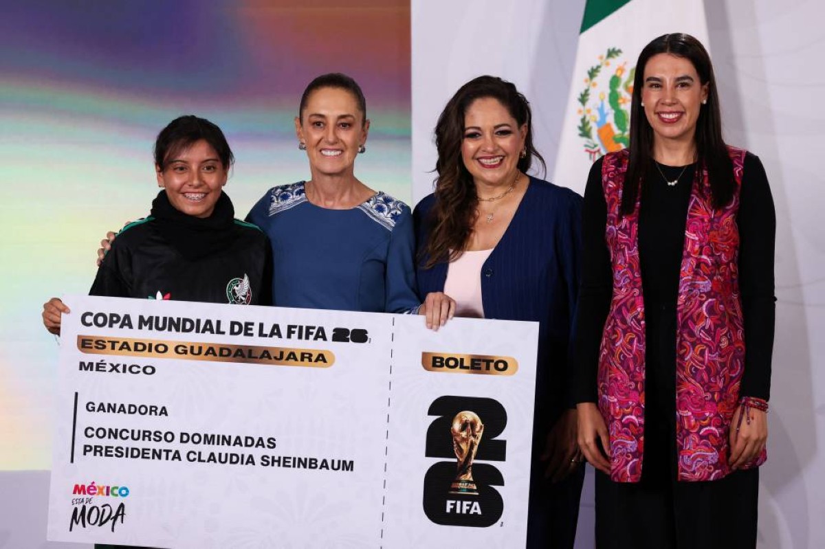 مونديال 2026.. رئيسة المكسيك تهدي تذكرتها للمباراة الافتتاحية لشابة من السكان الأصليين